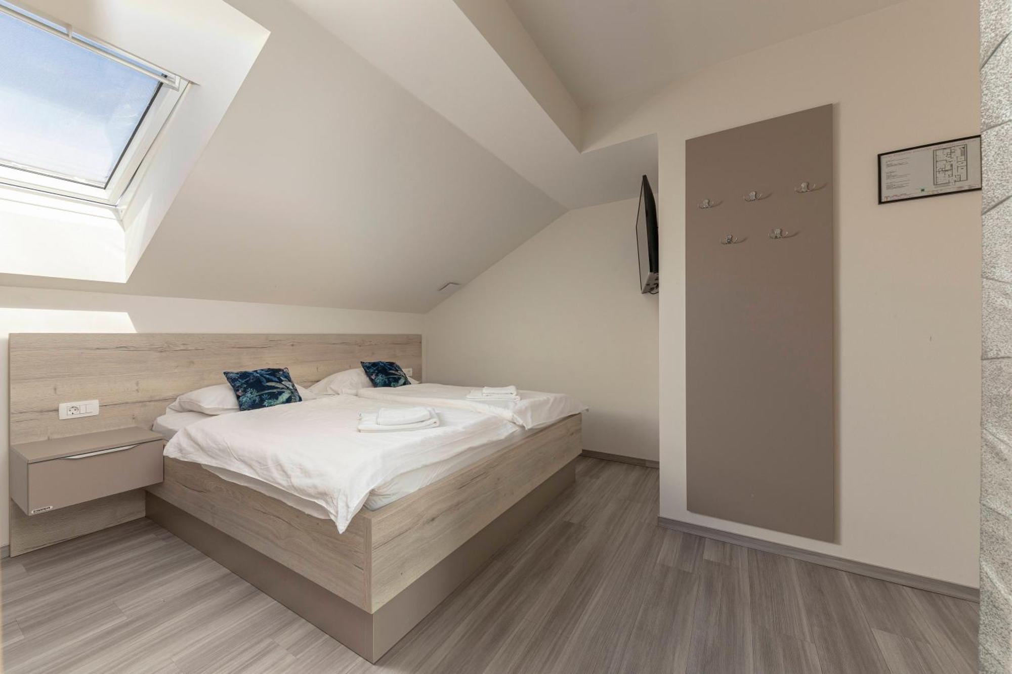 Slovenske Konjice Rooms S Center מראה חיצוני תמונה